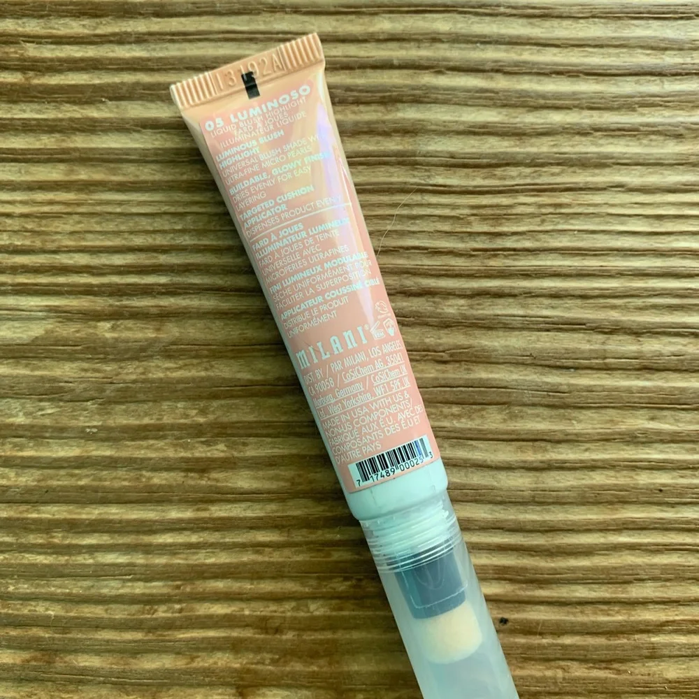 New Milani Cheek Kiss Blush Highlight Luminoso